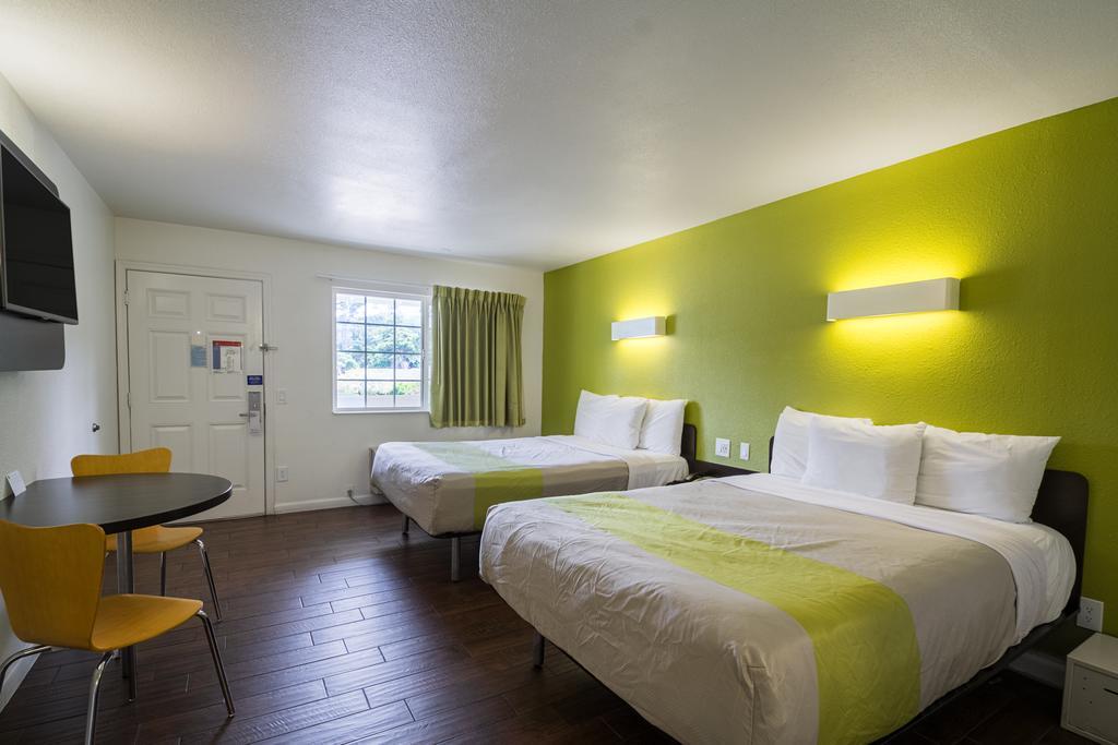 Fisherman'S Cove Inn Monterey Ngoại thất bức ảnh