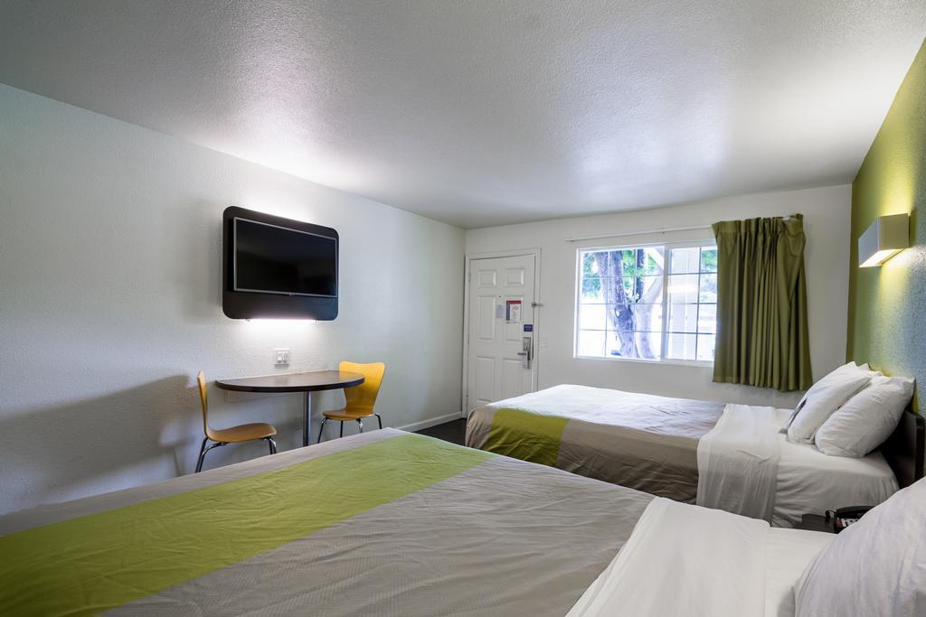 Fisherman'S Cove Inn Monterey Ngoại thất bức ảnh